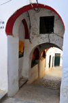 Alger - Algrie: arcs dans une ruelle irrgulire de le ville haute (al-Djebel) - Casbah d'Alger - Patrimoine mondial de lUNESCO - photo par M.Torres