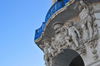 Algiers / Alger - Algeria: angels and armorial bearings - building decoration - Ernesto Che Guevara avenue, corner with Martyrs' square | anges et armoiries - dcoration d'immeuble - coin av. Ernesto Che Guevara, place des Martyrs - photo by M.Torres