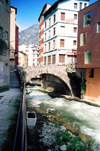 Andorra - Escaldes-Engordany: medieval bridge over the East Envalira river - Riu Envalira d'Orient - Carrer d'Engordany - photo by M.Torres