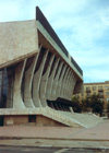 Azerbaijan - Baku / Baki: Republic Palace named after Heydar Aliyev (former Lenin palace of culture) - Bul-Bul av. - photo by M.Torres