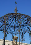 Azerbaijan - Baku: Zodiac fountain - cast iron decoration - photo by M.Torres