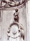 Belgium - Brussels: Manneken Pis fountain - naked (photo by M.Bergsma)