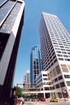 Canada / Kanada - Calgary (Alberta): 5th Street SW - intersection with 4th Avenue SW - Regency house on the left - Ernst & Young tower in the background (photo by M.Torres)