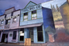 Canada / Kanada - Whitehorse (Yukon): shops and trompe l'oeil - wooden houses (photo by F.Rigaud)