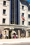 Canada / Kanada - Ottawa (National Capital Region): the US Embassy - people in line to get American Visas - photo by G.Frysinger