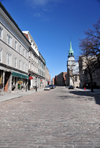 Montreal, Quebec, Canada: cobbled street - Rue Saint-Paul Est - Htel du Canada and Notre-Dame-de-Bon-Secours chapel - Vieux-Montral - photo by M.Torres