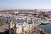 Catalonia - Barcelona: view from Christopher Columbus' monument - Portal de la Pau - Port of Barcelona building and footbridge from Port Vell to Maremagnum - photo by M.Bergsma