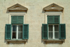 Croatia - Dubrovnik: old town - shutters - photo by J.Banks