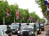 London: London taxis - the Mall - Westminster - photo by K.White