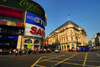 London: neon signs and London Pavilion - Entrance to Shaftesbury Avenue - Piccadilly Circus - photo by M.Torres