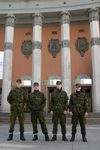 Estonia - Tallinn: Estonian soliers - photo by C.Schmidt