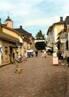 Finland - Porvoo / Borga (Etela-Suomen Laani / Southern Finland province - Eastern Uusimaa region): Summer - street scene (photo by Miguel Torres)