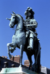 Versailles, Yvelines dpartement, France: Palace of Versailles / Chteau de Versailles - equestrian statue of Louis XVI, King of France and Navarre - photo by Y.Baby