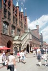 Lbeck (Schleswig-Holstein): City hall from Breite street / Rathaus - photo by J.Kaman