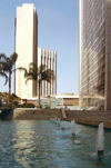 Israel - Ramat Gan: office buildings and pond - Diamond Exchange District - photo by Efi Keren