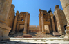 Jerash - Jordan: North Propylaeum - Great Gate of the Temple of Artemis - Roman city of Gerasa - photo by M.Torres