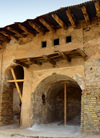 Erbil / Hewler, Kurdistan, Iraq: Erbil Citadel - old building with temporary structural support - Qelay Hewlr - UNESCO world heritage site - photo by M.Torres