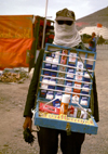 Morocco / Maroc - Imilchil: walking grocery (photo by F.Rigaud)