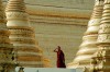 Yangoon / Rangoon: gold - Shwedagon pagoda  (photo by J.Kaman)