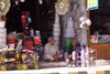 Pakistan - Peshawar (Punjab):  idle moment at the market - photo by A.Summers