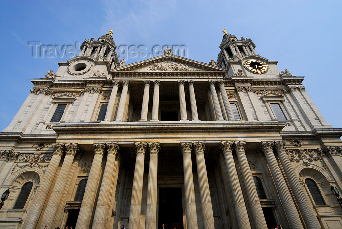 London: St Paul's Cathedral - western faade - seat of the Bishop of London - Renaissance style - architect Christopher Wren - City - photo by M.Torres