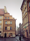 Poland - Warsaw / Warszawa / Varsovie / WAW (Mazovia / Mazowieckie): narrow - market square - Historic Centre of Warsaw - Unesco world heritage site (photo by Miguel Torres)