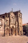 Lamego: the Gothic Cathedral - known as the meeting-place of the famous parliament of 1143, which settled the royal succession for the Kingdom of Portugal and established the old feudal Cortes - S Catedral - photo by M.Durruti