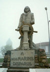 Saint Pierre et Miquelon - Saint-Pierre: monument to the fishermen lost at sea - photo by G.Frysinger