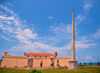 So Tom, So Tom and Prncipe / STP: Portuguese statues and obelisk in front of fort Saint Sebastian / oblisco e esttuas de navegadores Portugueses em frente ao Forte de So Sebastio - photo by M.Torres