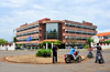 So Tom, So Tom and Prncipe / STP: United Nations House and motorbikes on the roundabout / edifcio da ONU - rotunda na interseco da Av. das Naces Unidas e Av. Kwame N'kruma - bairro 3 de Fevereiro, ex-bairro Salazar - photo by M.Torres