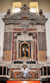 Bari Sardo, Ogliastra province, Sardinia / Sardegna / Sardigna: church of the Virgin of Montserrat - altar with wooden statue of Our Lady of the Rosary, by the Neapolitan artist Gaetano Franzese - photo by M.Torres