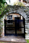 Jedburgh, Borders, Scotland: the Abbey - gate - photo by C.McEachern