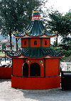 Bukum island: ceremonial oven (photo by Miguel Torres)