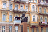 Ukraine - Odessa / Odesa / ODS: bust of Marechal RK Malinovski and the faded grace of the faades on Priobrazhenskoy street (photo by Nacho Cabana)