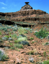 Mexican Hat, San Juan County, Utah, USA: Mexican Hat Rock - sombrero-shaped rock formation - geological marvel of erosion - photo by J.Fekete